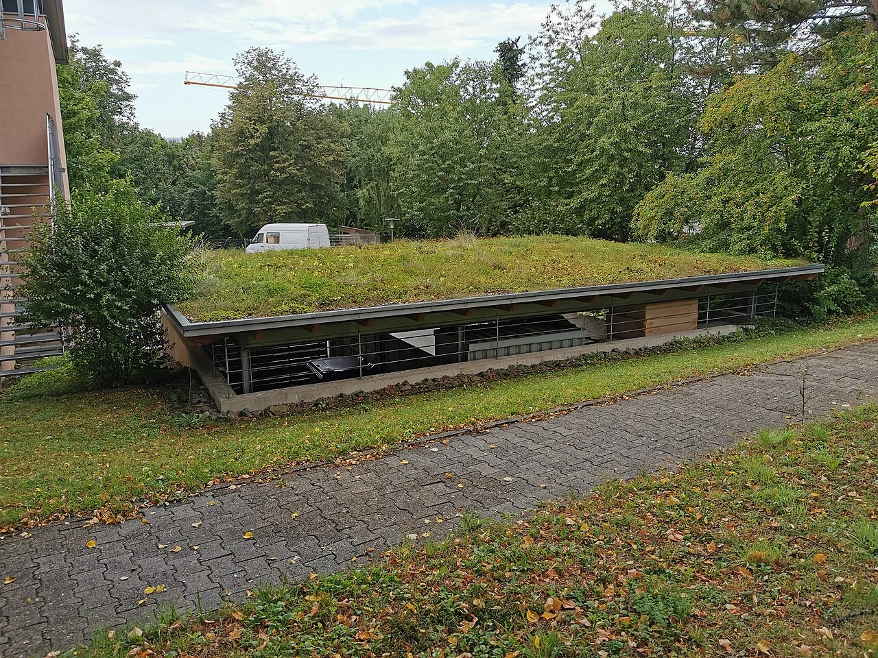 Nadstrešnica sa zelenim krovom u Njemačkoj